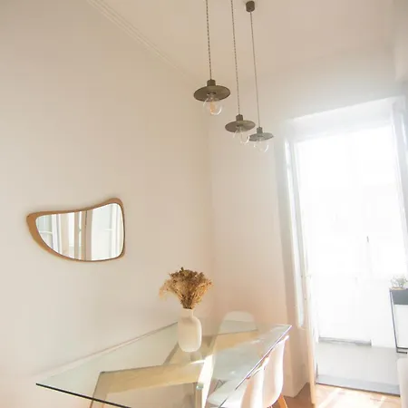 Bright Riverside Home - Ac - Alcantara Apartment
